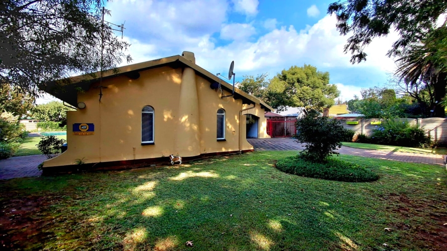 3 Bedroom Property for Sale in Vaalpark Free State